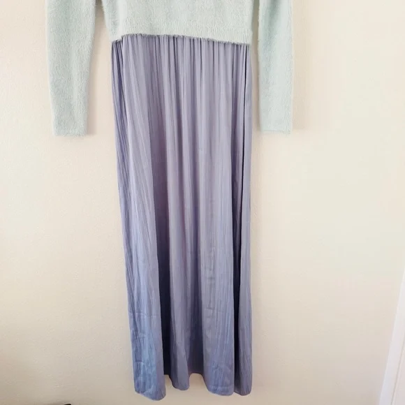 Anthropologie The Thea Long-Sleeve Eyelash Twofer Sweater Dress in Blue